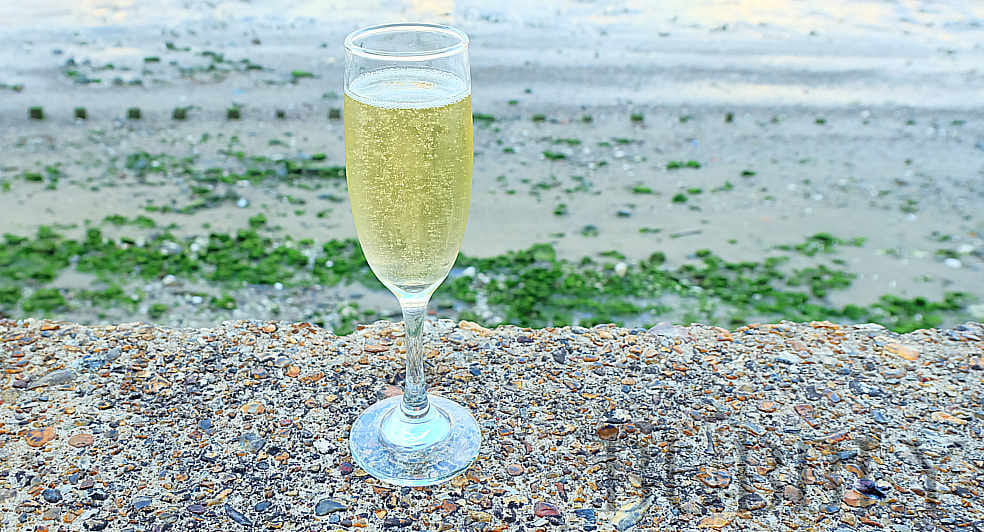 Champagne glass flute bubbly bubbles