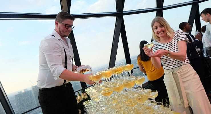 https://glassofbubbly.gumlet.io/wp-content/uploads/2018/07/party_at_the_gherkin_2018.jpg?compress=true&quality=50&w=768&dpr=2.6