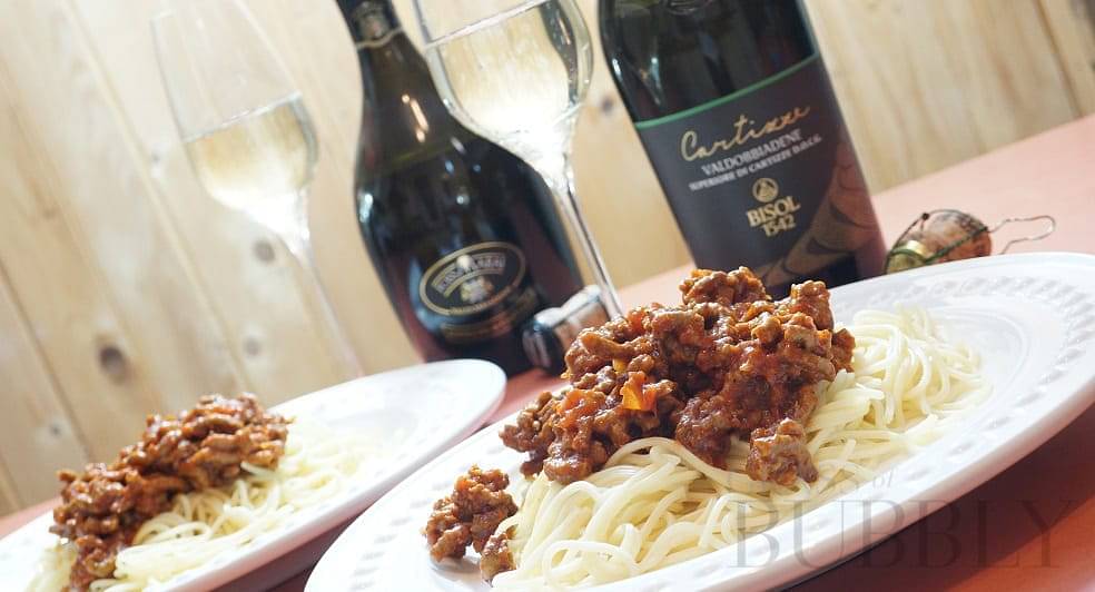 Italy S Finest Spaghetti Bolognese Cartizze Glass Of Bubbly Italy S Finest Spaghetti Bolognese Cartizze Glass Of Bubbly