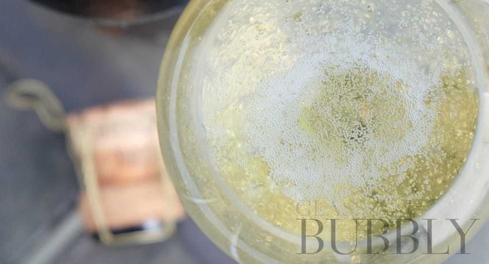 We finally know why bubbles rise in a straight line in champagne
